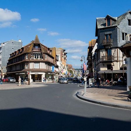 Le Petit Deauville Exterior photo