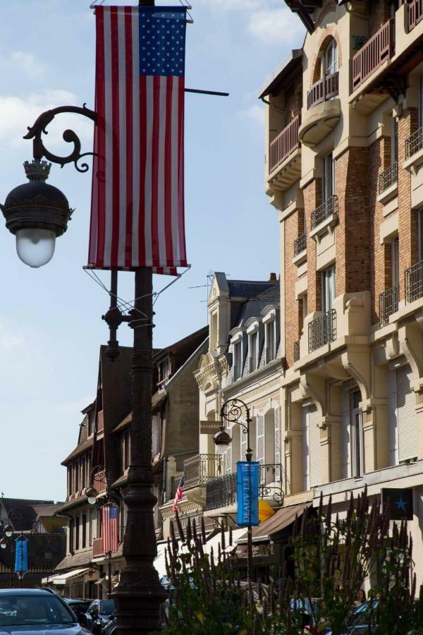 Le Petit Deauville Exterior photo
