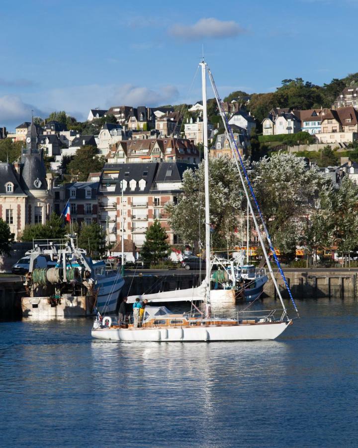 Le Petit Deauville Exterior photo