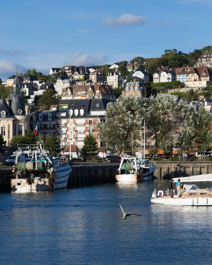 Le Petit Deauville Exterior photo